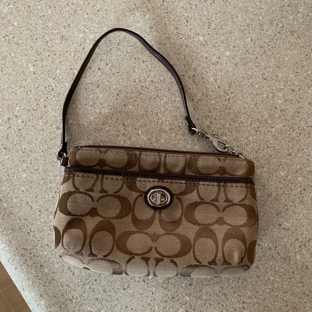Coach wristlet like new